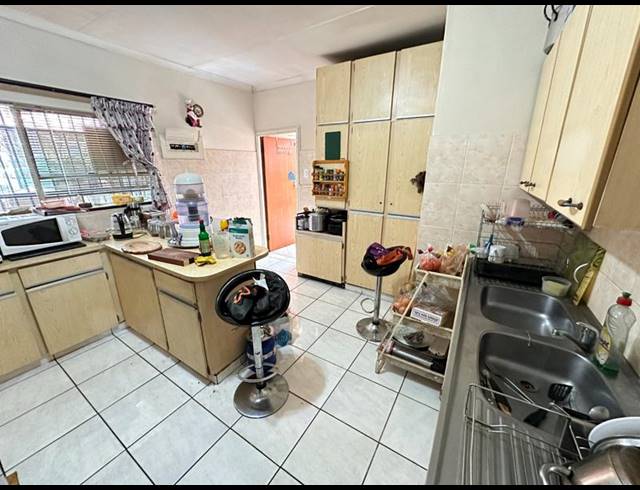 3 BEDROOM HOUSE FOR SALE IN MOUNTAIN VIEW